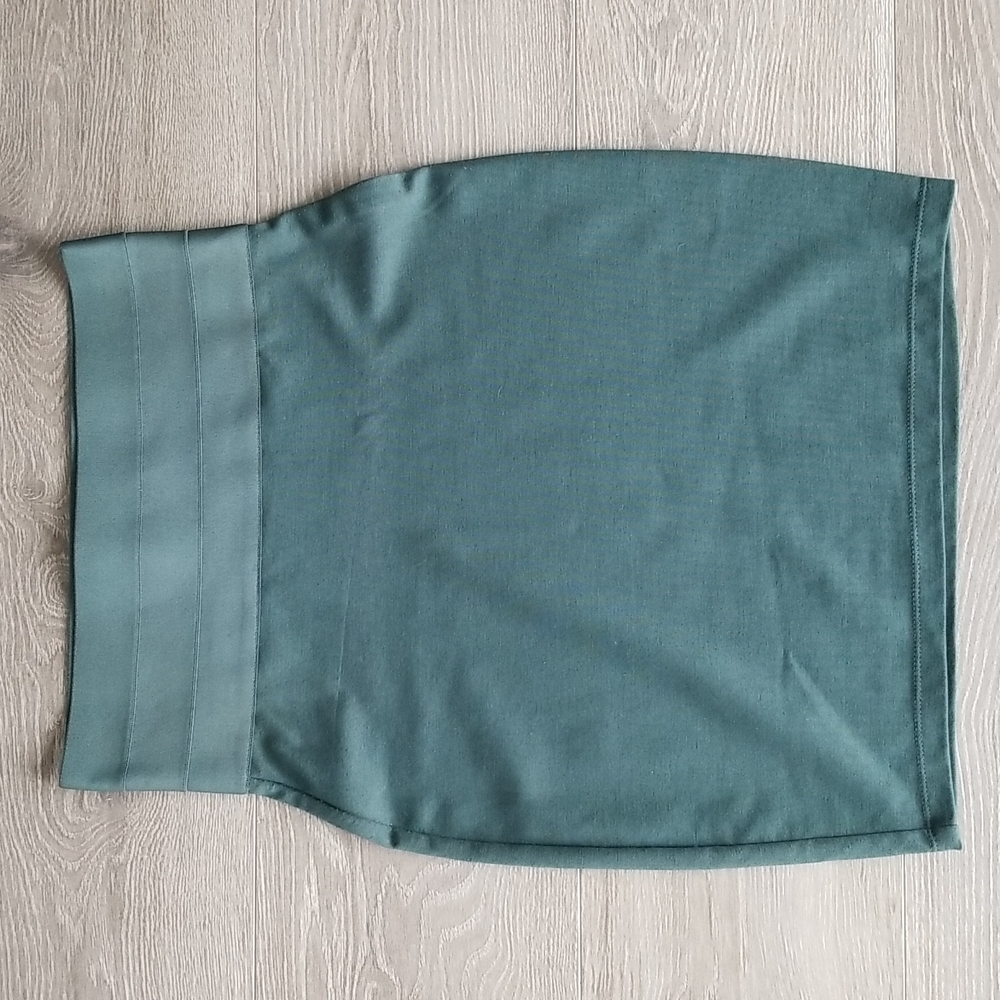 Max Studio High Waisted Forest Green Skirt - XS